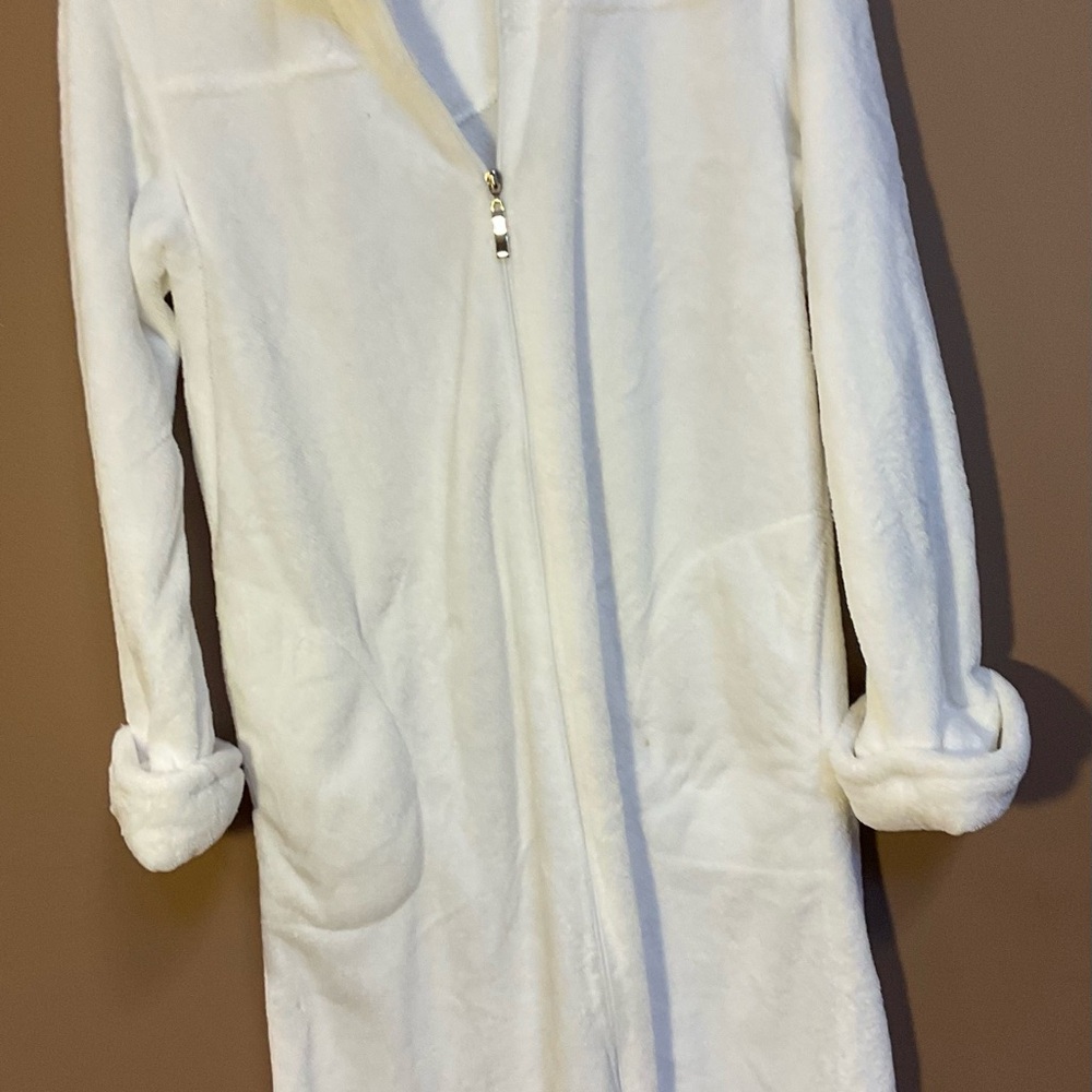 White Plush Zip-Front Long Robe front pockets